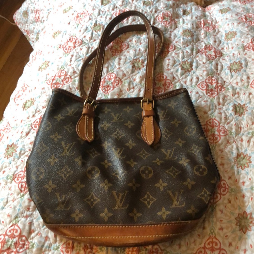 Vintage Louis Vuitton bucket bag
